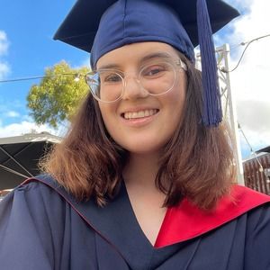 Meet your Posher, Chloe